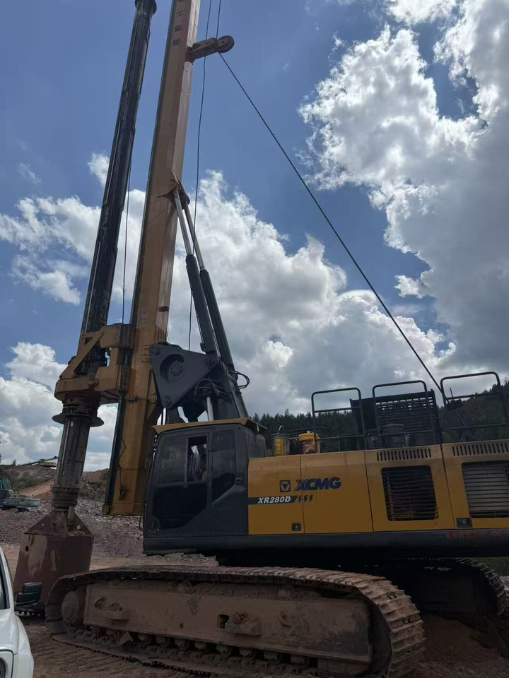 XCMG XCMG XR280D - Darus autó: 1 kép. XCMG XCMG XR280D - Darus autó: 1 kép.