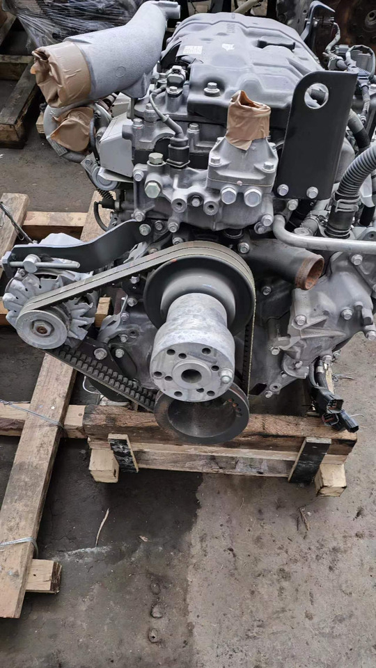 YANMAR 4M50 - Motor - Kotrógép: 3 kép. YANMAR 4M50 - Motor - Kotrógép: 3 kép.