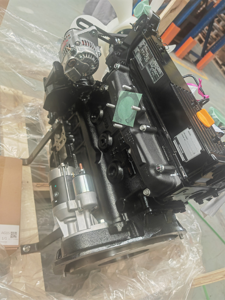 YANMAR 4TNE94 - Motor - Villás targonca: 2 kép. YANMAR 4TNE94 - Motor - Villás targonca: 2 kép.