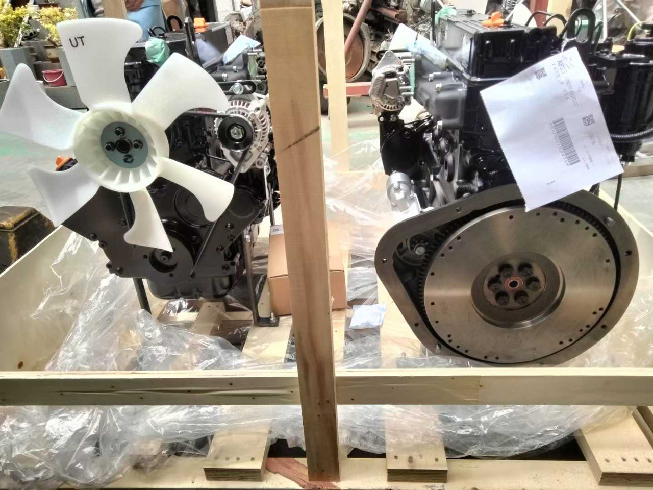 YANMAR 4TNE98 - Motor - Villás targonca: 5 kép. YANMAR 4TNE98 - Motor - Villás targonca: 5 kép.