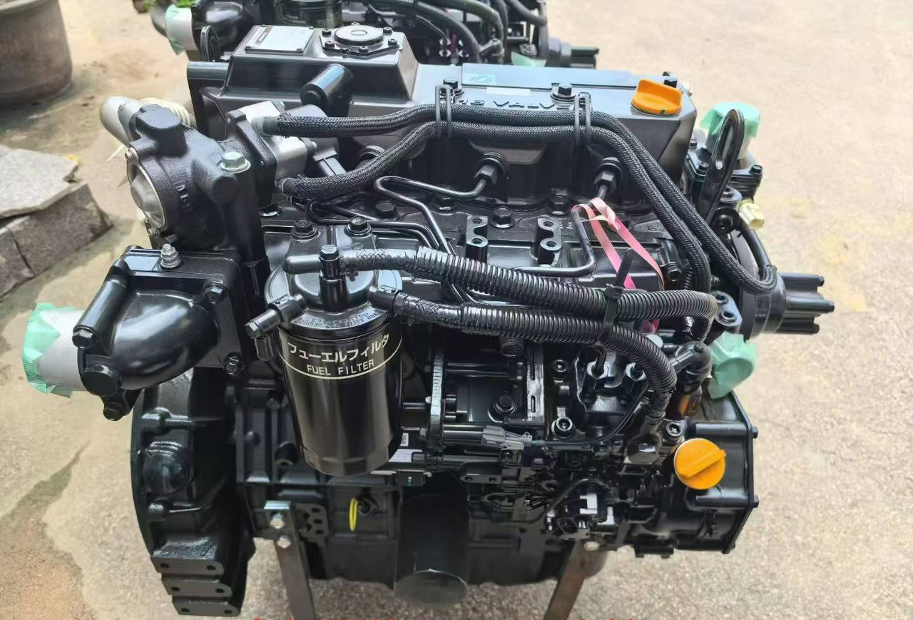 YANMAR 4TNV98 - Motor - Kotrógép: 4 kép. YANMAR 4TNV98 - Motor - Kotrógép: 4 kép.