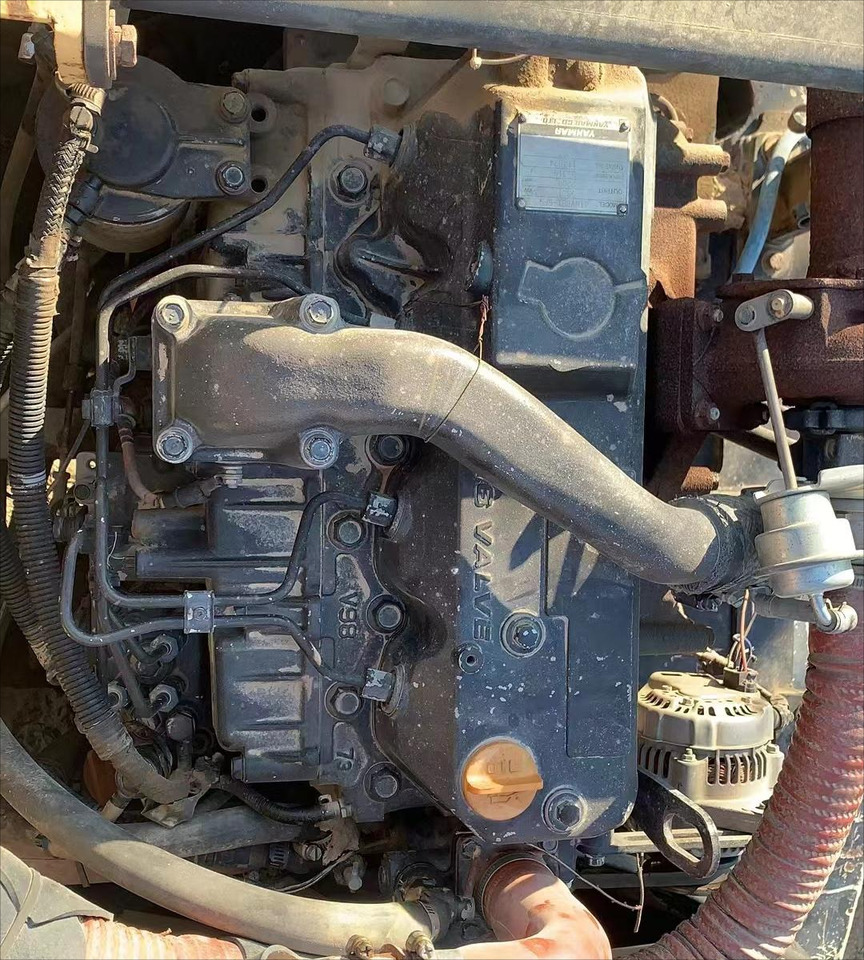 YANMAR 4TNV98T - Motor - Kotrógép: 1 kép. YANMAR 4TNV98T - Motor - Kotrógép: 1 kép.