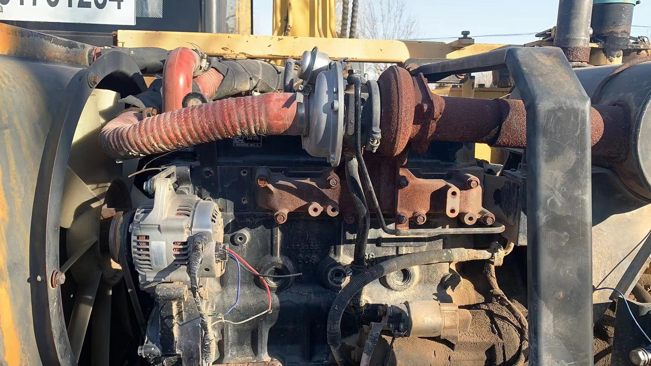 YANMAR 4TNV98T - Motor - Kotrógép: 3 kép. YANMAR 4TNV98T - Motor - Kotrógép: 3 kép.