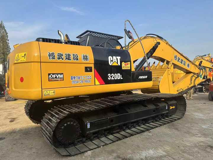 95% New Well Maintained Low Working Hours Used Excavator CAT320D CAT320d Used Excavator for Sale at the Lowest Price - Lánctalpas kotró: 2 kép. 95% New Well Maintained Low Working Hours Used Excavator CAT320D CAT320d Used Excavator for Sale at the Lowest Price - Lánctalpas kotró: 2 kép.