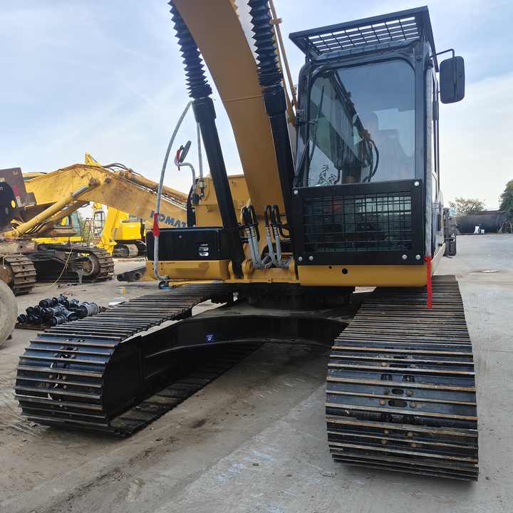 95% New Well Maintained Low Working Hours Used Excavator CAT320D CAT320d Used Excavator for Sale at the Lowest Price - Lánctalpas kotró: 2 kép. 95% New Well Maintained Low Working Hours Used Excavator CAT320D CAT320d Used Excavator for Sale at the Lowest Price - Lánctalpas kotró: 2 kép.