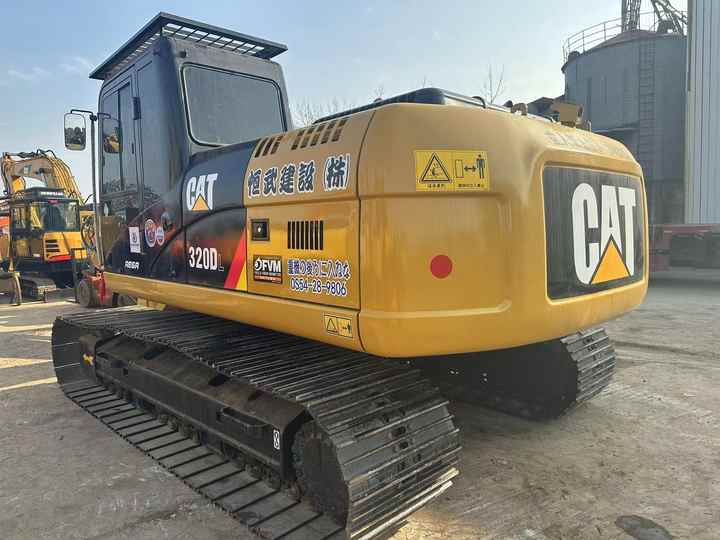 95% New Well Maintained Low Working Hours Used Excavator CAT320D CAT320d Used Excavator for Sale at the Lowest Price - Lánctalpas kotró: 3 kép. 95% New Well Maintained Low Working Hours Used Excavator CAT320D CAT320d Used Excavator for Sale at the Lowest Price - Lánctalpas kotró: 3 kép.