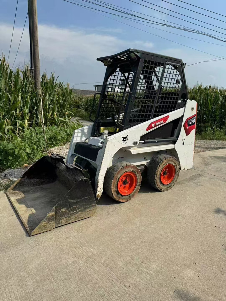 BOBCAT used bobcat s70 hotsale high quality - Mini homlokrakodó: 3 kép. BOBCAT used bobcat s70 hotsale high quality - Mini homlokrakodó: 3 kép.