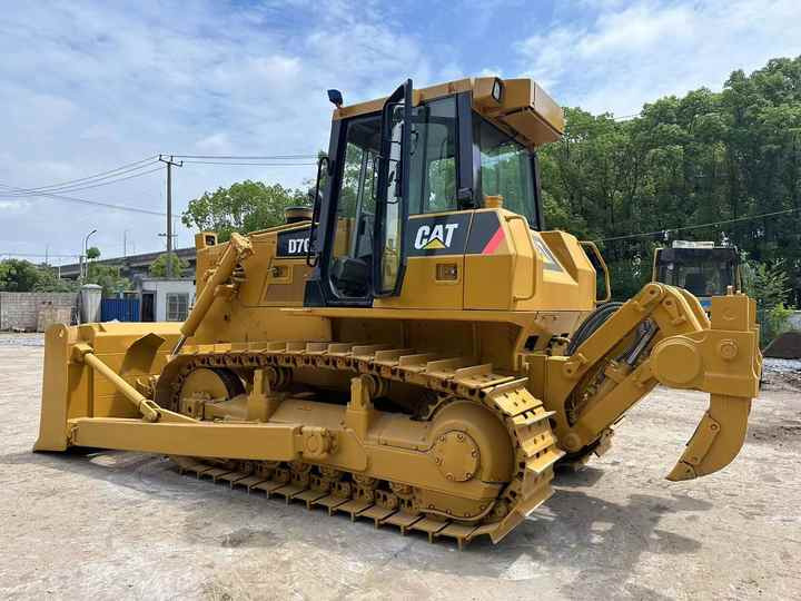 CAT D7G Bulldozer/Used CAT D7G D7H D8R Bulldozer with Ripper,construction Equipment Bulldozer - Buldózer: 4 kép. CAT D7G Bulldozer/Used CAT D7G D7H D8R Bulldozer with Ripper,construction Equipment Bulldozer - Buldózer: 4 kép.