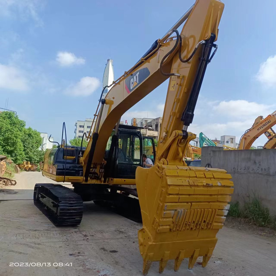 CATERPILLAR 320D Used Excavator Hotsale Good Conditional - Lánctalpas kotró: 1 kép. CATERPILLAR 320D Used Excavator Hotsale Good Conditional - Lánctalpas kotró: 1 kép.