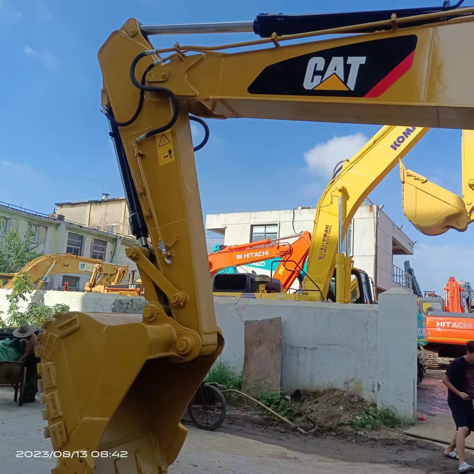 CATERPILLAR 320D Used Excavator Hotsale Good Conditional - Lánctalpas kotró: 4 kép. CATERPILLAR 320D Used Excavator Hotsale Good Conditional - Lánctalpas kotró: 4 kép.