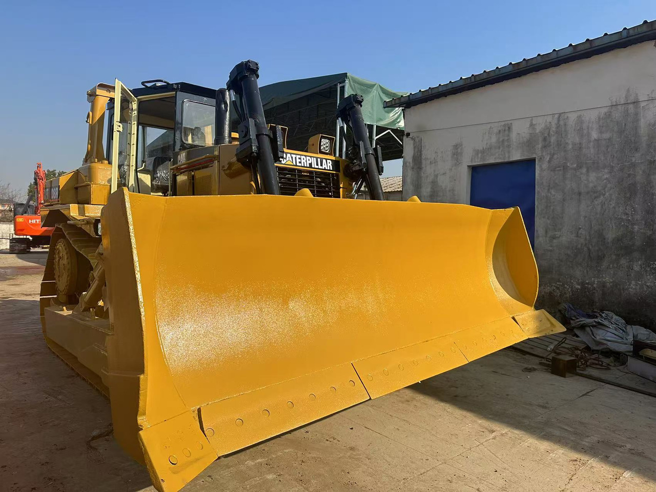 CATERPILLAR Used Bulldozer D8R Hotsale D6R D7G - Buldózer: 5 kép. CATERPILLAR Used Bulldozer D8R Hotsale D6R D7G - Buldózer: 5 kép.
