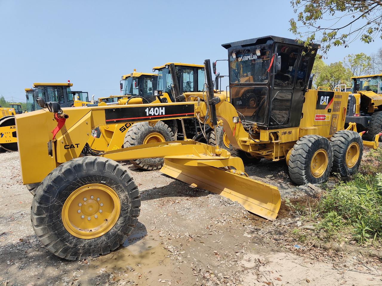 CATERPILLAR high quality hotsale GRADER CAT140H - Gréder: 1 kép. CATERPILLAR high quality hotsale GRADER CAT140H - Gréder: 1 kép.