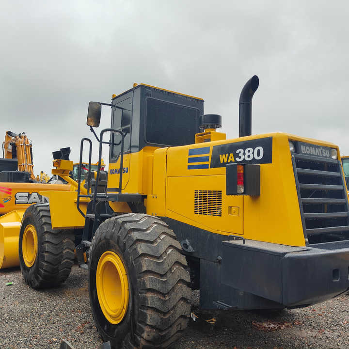 Certified Pre-Owned Komatsu WA380-3 | Heavy-Duty Loader for Mining/ Construction - Price Negotiable! - Gumikerekes homlokrakodó: 1 kép. Certified Pre-Owned Komatsu WA380-3 | Heavy-Duty Loader for Mining/ Construction - Price Negotiable! - Gumikerekes homlokrakodó: 1 kép.