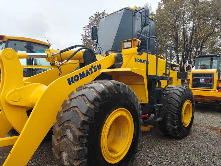 Certified Pre-Owned Komatsu WA380-3 | Heavy-Duty Loader for Mining/ Construction - Price Negotiable! - Kotrórakodó: 5 kép. Certified Pre-Owned Komatsu WA380-3 | Heavy-Duty Loader for Mining/ Construction - Price Negotiable! - Kotrórakodó: 5 kép.