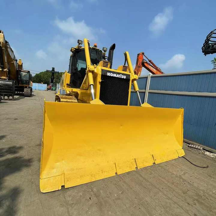 Cheap Price komatsu D65 Bulldozer with Ripper , Original Made Dozer komatsu D65 , komatsu D65p D80p D85p Bulldozer - Buldózer: 2 kép. Cheap Price komatsu D65 Bulldozer with Ripper , Original Made Dozer komatsu D65 , komatsu D65p D80p D85p Bulldozer - Buldózer: 2 kép.