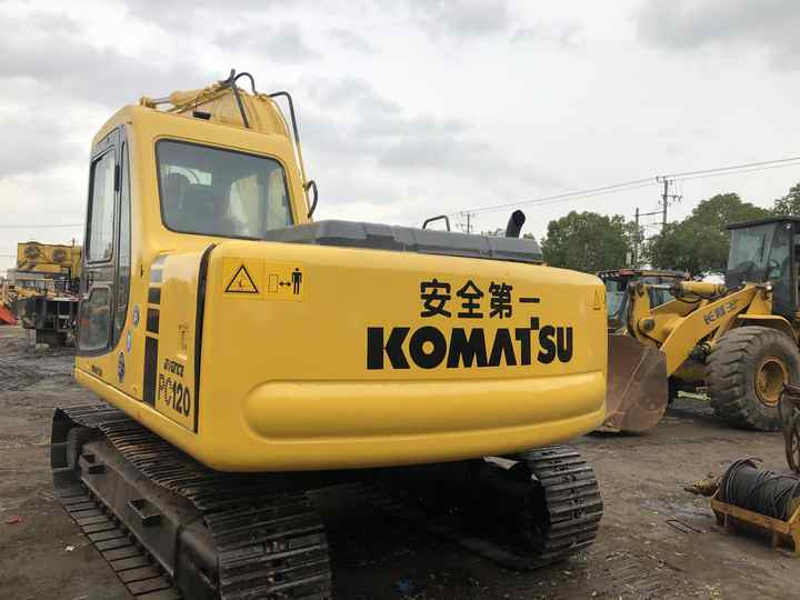 Cheap Used Komatsu PC120-6 Crawler Excavator with High Efficiency Used Heavy Machinery Komatsu P120-6 Digger Cheap for Sale - Lánctalpas kotró: 4 kép. Cheap Used Komatsu PC120-6 Crawler Excavator with High Efficiency Used Heavy Machinery Komatsu P120-6 Digger Cheap for Sale - Lánctalpas kotró: 4 kép.