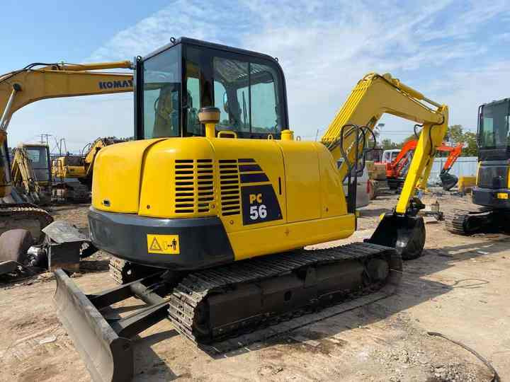 Cheap Used Komatsu PC56 Crawler Excavator with High Efficiency Used Heavy Machinery Komatsu P56 Digger Cheap for Sale - Lánctalpas kotró: 2 kép. Cheap Used Komatsu PC56 Crawler Excavator with High Efficiency Used Heavy Machinery Komatsu P56 Digger Cheap for Sale - Lánctalpas kotró: 2 kép.