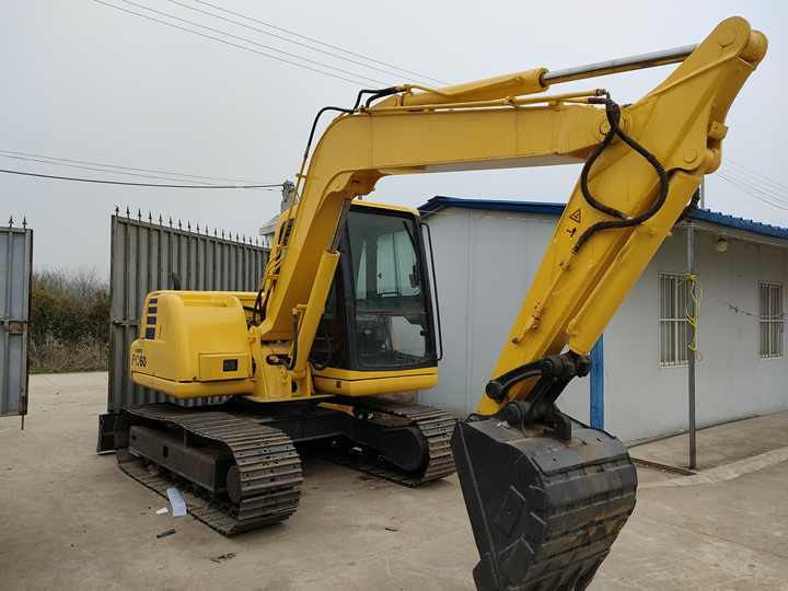 Cheap Used Komatsu PC60-7 Crawler Excavator with High Efficiency Used Heavy Machinery Komatsu P60-7 Digger Cheap for Sale - Lánctalpas kotró: 5 kép. Cheap Used Komatsu PC60-7 Crawler Excavator with High Efficiency Used Heavy Machinery Komatsu P60-7 Digger Cheap for Sale - Lánctalpas kotró: 5 kép.
