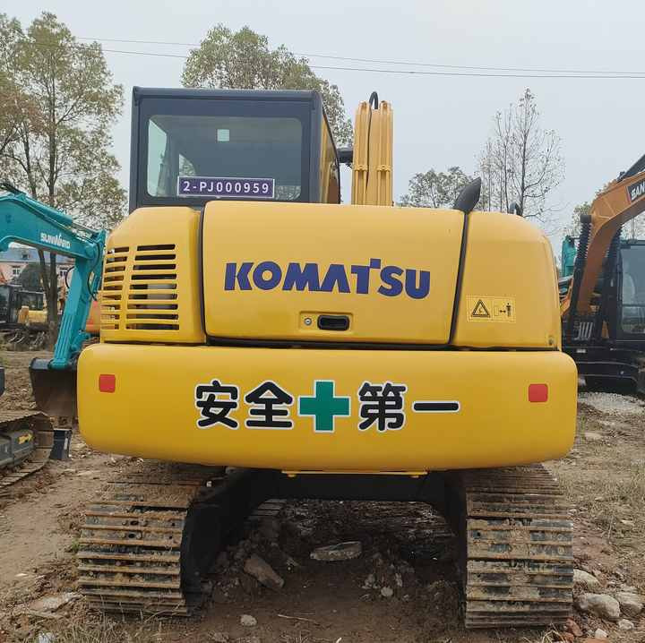 Cheap Used Komatsu PC70-8 Crawler Excavator with High Efficiency Used Heavy Machinery Komatsu PC70-8 Digger Cheap for Sale - Lánctalpas kotró: 5 kép. Cheap Used Komatsu PC70-8 Crawler Excavator with High Efficiency Used Heavy Machinery Komatsu PC70-8 Digger Cheap for Sale - Lánctalpas kotró: 5 kép.