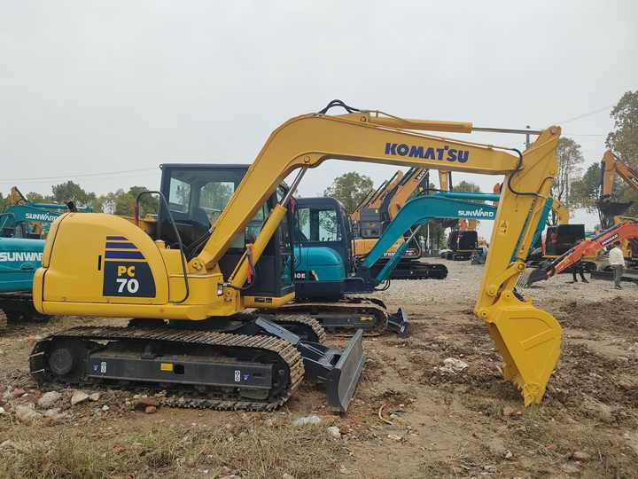 Cheap Used Komatsu PC70-8 Crawler Excavator with High Efficiency Used Heavy Machinery Komatsu PC70-8 Digger Cheap for Sale - Lánctalpas kotró: 5 kép. Cheap Used Komatsu PC70-8 Crawler Excavator with High Efficiency Used Heavy Machinery Komatsu PC70-8 Digger Cheap for Sale - Lánctalpas kotró: 5 kép.