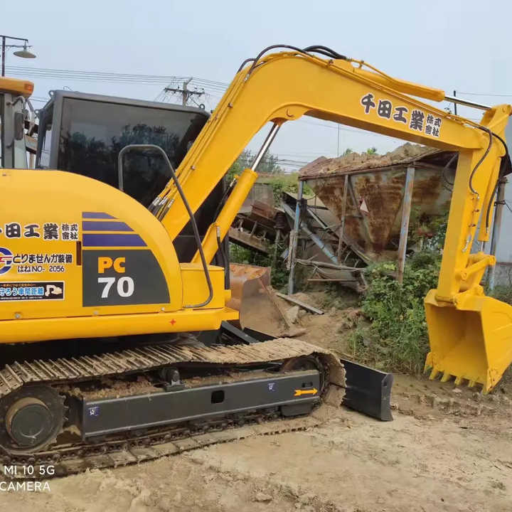 Cheap Used Komatsu PC70 Crawler Excavator with High Efficiency Used Heavy Machinery Komatsu P70 Digger Cheap for Sale - Lánctalpas kotró: 1 kép. Cheap Used Komatsu PC70 Crawler Excavator with High Efficiency Used Heavy Machinery Komatsu P70 Digger Cheap for Sale - Lánctalpas kotró: 1 kép.