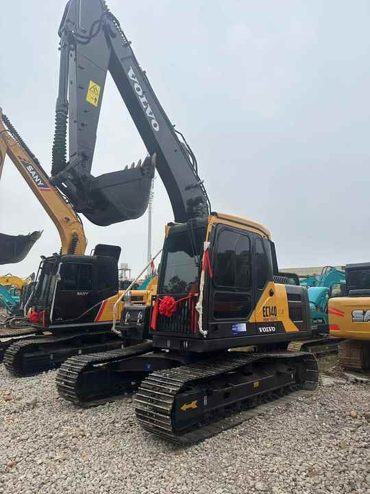 China Brand Used VOLVO EC140 Mini Excavator 6ton Crawler Earth Digger Machine for Sale - Lánctalpas kotró: 3 kép. China Brand Used VOLVO EC140 Mini Excavator 6ton Crawler Earth Digger Machine for Sale - Lánctalpas kotró: 3 kép.