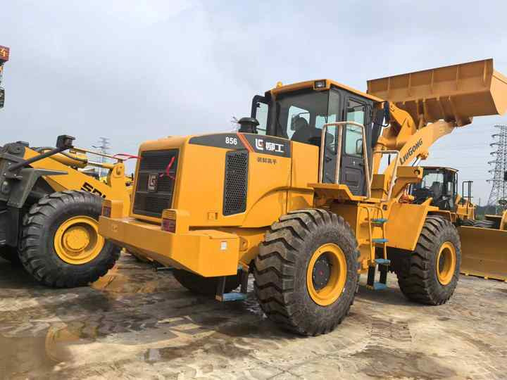 China Famous Brand LiuGong Medium-sized Wheel Loader LiuGong 856N Loader for Earthmoving, Mining, Construction for Sale - Gumikerekes homlokrakodó: 3 kép. China Famous Brand LiuGong Medium-sized Wheel Loader LiuGong 856N Loader for Earthmoving, Mining, Construction for Sale - Gumikerekes homlokrakodó: 3 kép.