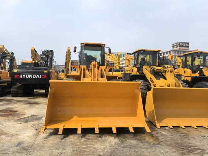 Gumikerekes homlokrakodó China Famous Brand LiuGong Medium-sized Wheel Loader LiuGong 856N Loader for Earthmoving, Mining, Construction for Sale: 6 kép.