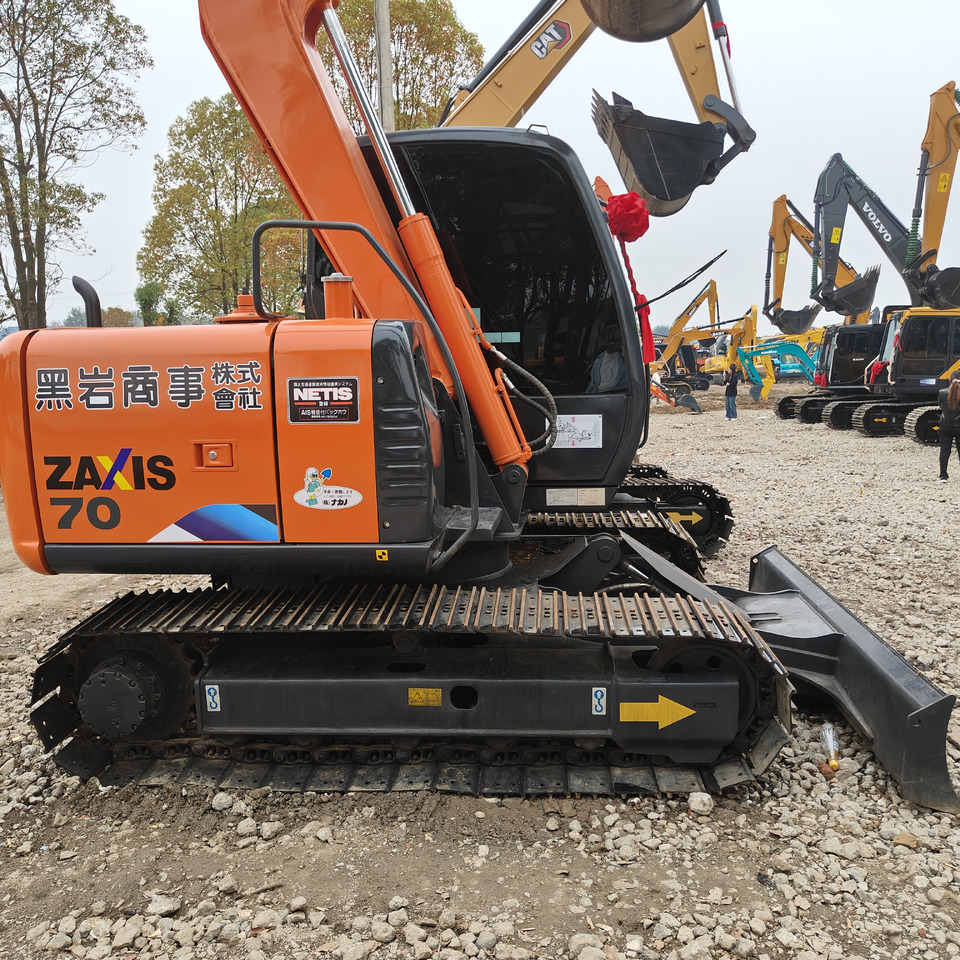 CRAWLER EXCAVATOR Used Hitachi ZX70 Excavator for Sale - Low Hours - Építőipari gépek: 5 kép. CRAWLER EXCAVATOR Used Hitachi ZX70 Excavator for Sale - Low Hours - Építőipari gépek: 5 kép.