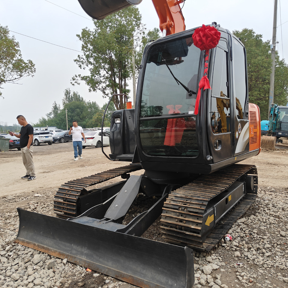 CRAWLER EXCAVATOR Used Hitachi ZX70 Excavator for Sale - Low Hours - Építőipari gépek: 2 kép. CRAWLER EXCAVATOR Used Hitachi ZX70 Excavator for Sale - Low Hours - Építőipari gépek: 2 kép.