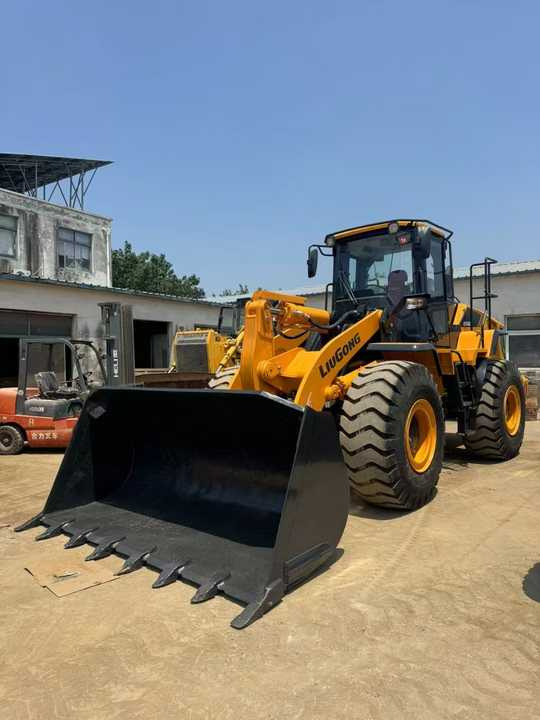Famous Chinese Brand Second Hand LiuGong Front LoaderConstruction Machinery Used LiuGong 956H Wheel Loader Hot Selling - Gumikerekes homlokrakodó: 5 kép. Famous Chinese Brand Second Hand LiuGong Front LoaderConstruction Machinery Used LiuGong 956H Wheel Loader Hot Selling - Gumikerekes homlokrakodó: 5 kép.