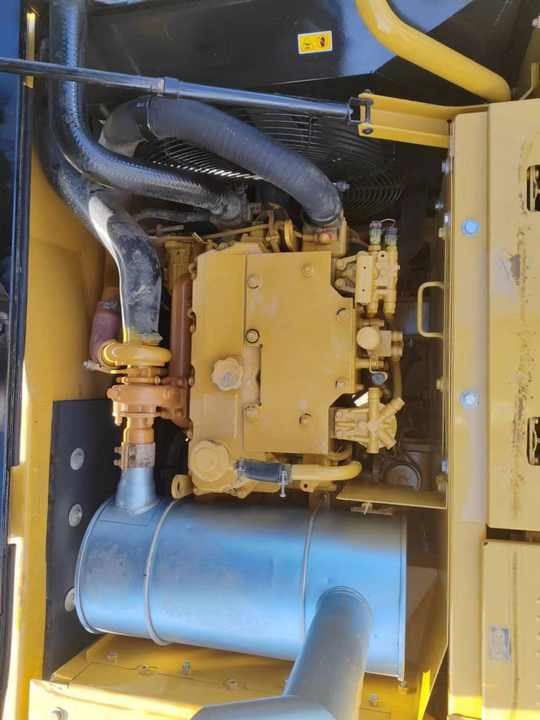 Good Condition Used Excavator Machine Caterpillar 315D Crawler CAT 15ton Used Excavator for Sale CAT 315 Excavators - Lánctalpas kotró: 4 kép. Good Condition Used Excavator Machine Caterpillar 315D Crawler CAT 15ton Used Excavator for Sale CAT 315 Excavators - Lánctalpas kotró: 4 kép.