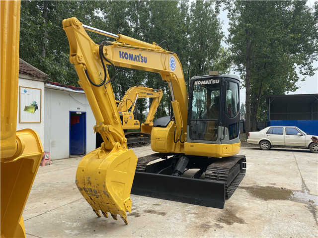 High Quality Used Crawler Excavator komatsu Pc78 Pc128 Pc138 Pc200-8 Pc220-8 Pc240-8 Excavator - Kotrógép: 2 kép. High Quality Used Crawler Excavator komatsu Pc78 Pc128 Pc138 Pc200-8 Pc220-8 Pc240-8 Excavator - Kotrógép: 2 kép.