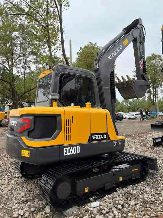 High Quality Used Volvo EC60D Excavator for Sale 6 Ton Compact Machine, Excellent Condition, Ready for Work! - Lánctalpas kotró: 2 kép. High Quality Used Volvo EC60D Excavator for Sale 6 Ton Compact Machine, Excellent Condition, Ready for Work! - Lánctalpas kotró: 2 kép.
