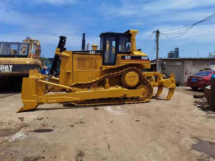 Hot Sale Used Original Japan Cat D8r Bulldozer/Big Dozer D 8 D7 Used D7r Bulldozer - Buldózer: 4 kép. Hot Sale Used Original Japan Cat D8r Bulldozer/Big Dozer D 8 D7 Used D7r Bulldozer - Buldózer: 4 kép.