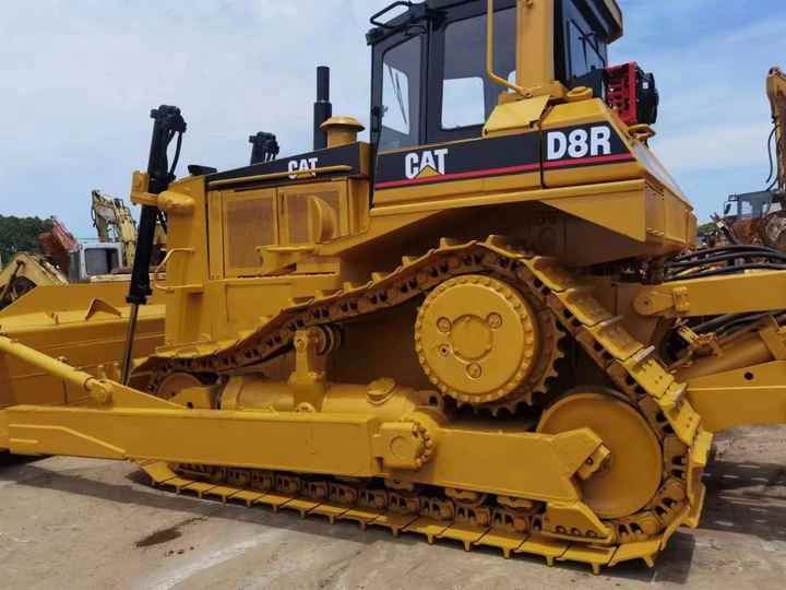 Hot Sale Used Original Japan Cat D8r Bulldozer/Big Dozer D 8 D7 Used D7r Bulldozer - Buldózer: 2 kép. Hot Sale Used Original Japan Cat D8r Bulldozer/Big Dozer D 8 D7 Used D7r Bulldozer - Buldózer: 2 kép.