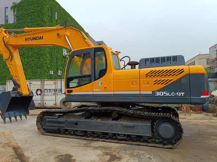Hyundai Digger 305-9T Second Hand Korea Made High Performance Machine Hyundai Excavator for Sale - Lánctalpas kotró: 2 kép. Hyundai Digger 305-9T Second Hand Korea Made High Performance Machine Hyundai Excavator for Sale - Lánctalpas kotró: 2 kép.