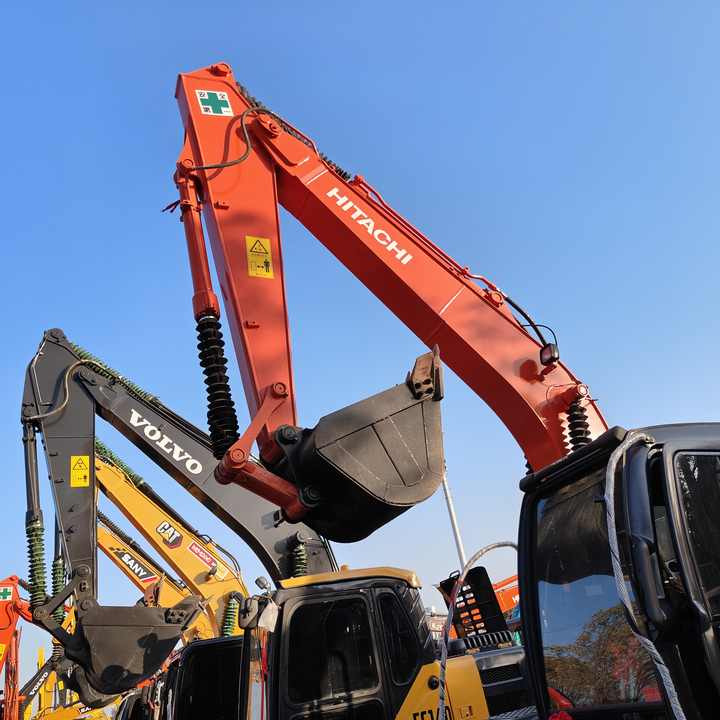 Japan Original Hitachi ZX130 Crawler Excavator Perfect for Various Projects Available Used Excavators for Sale - Lánctalpas kotró: 1 kép. Japan Original Hitachi ZX130 Crawler Excavator Perfect for Various Projects Available Used Excavators for Sale - Lánctalpas kotró: 1 kép.