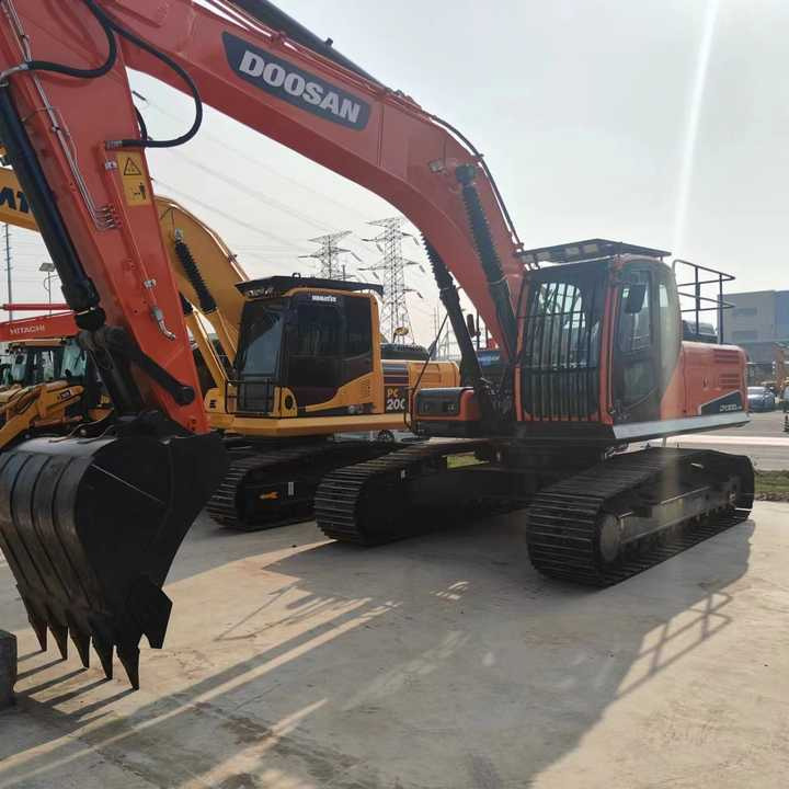 Korea Made Doosan Digger Dx300lc Doosan Used Machinery Excavator , Doosan Dx220 Dx300 Dx200 - Kotrógép: 2 kép. Korea Made Doosan Digger Dx300lc Doosan Used Machinery Excavator , Doosan Dx220 Dx300 Dx200 - Kotrógép: 2 kép.