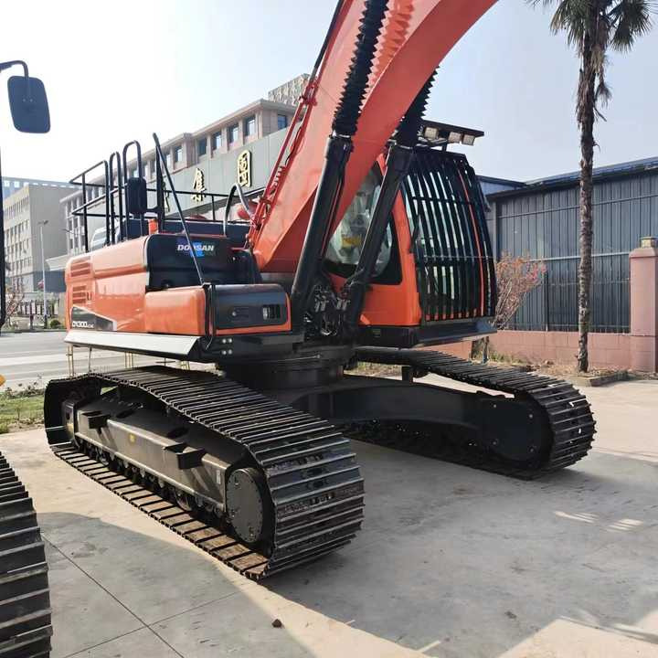 Korea Made Doosan Digger Dx300lc Doosan Used Machinery Excavator , Doosan Dx220 Dx300 Dx200 - Kotrógép: 3 kép. Korea Made Doosan Digger Dx300lc Doosan Used Machinery Excavator , Doosan Dx220 Dx300 Dx200 - Kotrógép: 3 kép.