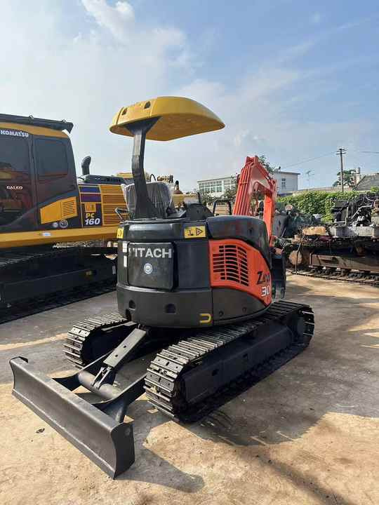 Mini 3-Ton Excavator used Hitachi ZX30 excavator with Excellent Performance and Low Price for sale! - Kotrógép: 4 kép. Mini 3-Ton Excavator used Hitachi ZX30 excavator with Excellent Performance and Low Price for sale! - Kotrógép: 4 kép.