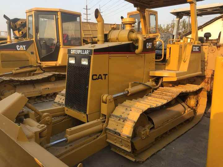Mini CAT Bulldozer D3c D3 D3k D3m D4h D4m D4k D5h D5g D5k D5m Used Bulldozer with Ripper for Sale - Buldózer: 4 kép. Mini CAT Bulldozer D3c D3 D3k D3m D4h D4m D4k D5h D5g D5k D5m Used Bulldozer with Ripper for Sale - Buldózer: 4 kép.