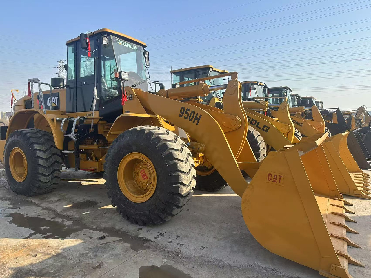 Original Equipments in Stock for Sale CAT 950H Wheel Loader for sale - Gumikerekes homlokrakodó: 1 kép. Original Equipments in Stock for Sale CAT 950H Wheel Loader for sale - Gumikerekes homlokrakodó: 1 kép.
