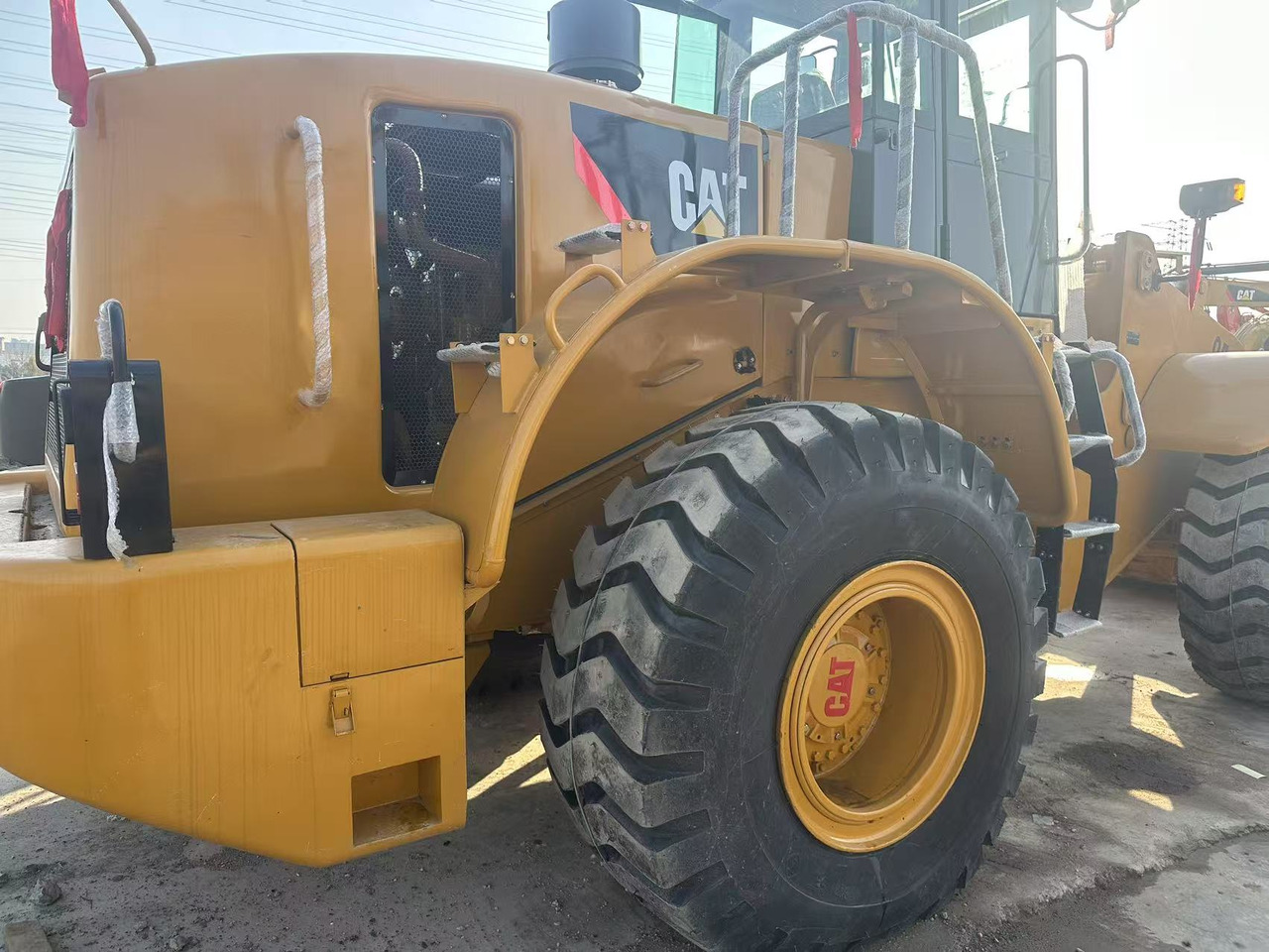 Original Equipments in Stock for Sale CAT 950H Wheel Loader for sale - Gumikerekes homlokrakodó: 4 kép. Original Equipments in Stock for Sale CAT 950H Wheel Loader for sale - Gumikerekes homlokrakodó: 4 kép.