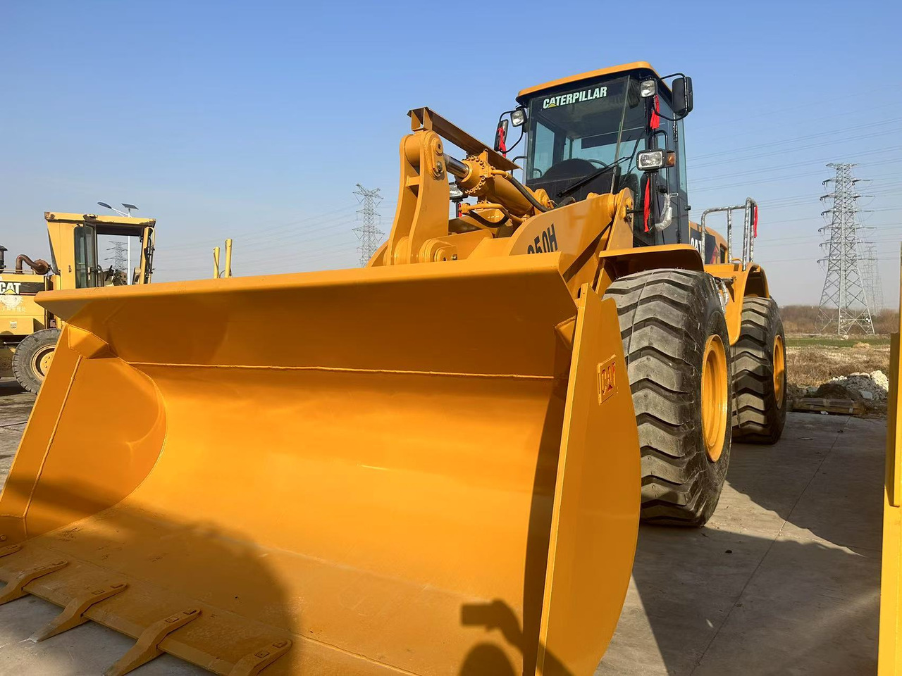 Original Equipments in Stock for Sale CAT 950H Wheel Loader for sale - Gumikerekes homlokrakodó: 3 kép. Original Equipments in Stock for Sale CAT 950H Wheel Loader for sale - Gumikerekes homlokrakodó: 3 kép.