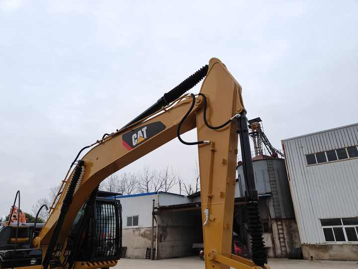 Second Hand Excavator 330D Used Low Price Caterpillar CAT 312D 315D 320D 325D in Good Condition - Lánctalpas kotró: 5 kép. Second Hand Excavator 330D Used Low Price Caterpillar CAT 312D 315D 320D 325D in Good Condition - Lánctalpas kotró: 5 kép.