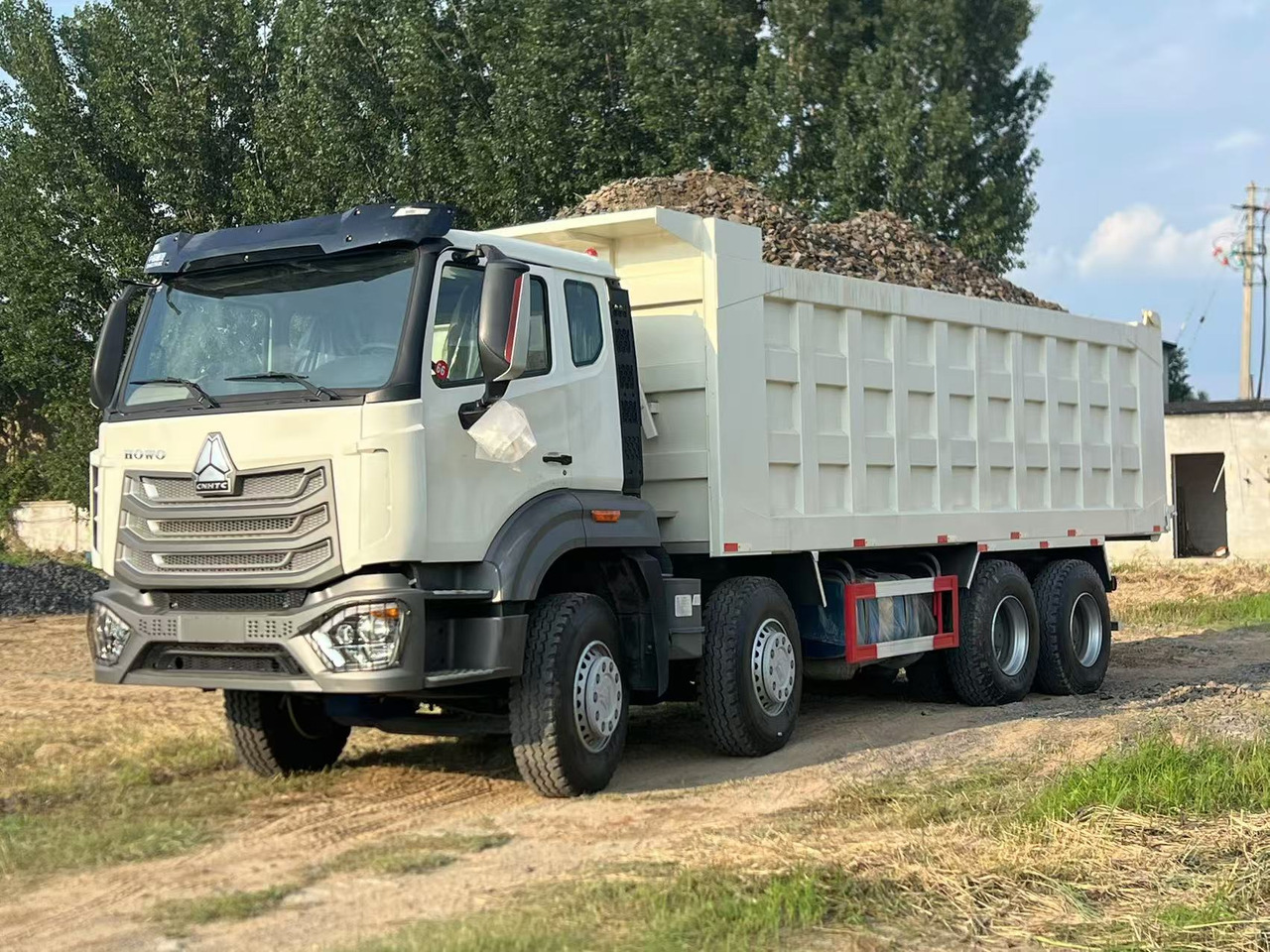 HOWO Used Dump Truck8*4 6*4 - Teherautó: 1 kép. HOWO Used Dump Truck8*4 6*4 - Teherautó: 1 kép.