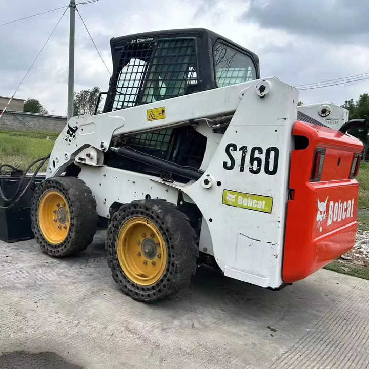 USED BOBCAT S160 Skid-steer Loader with Very Good Performance Is for Sale at a Low Price. - Mini homlokrakodó: 1 kép. USED BOBCAT S160 Skid-steer Loader with Very Good Performance Is for Sale at a Low Price. - Mini homlokrakodó: 1 kép.