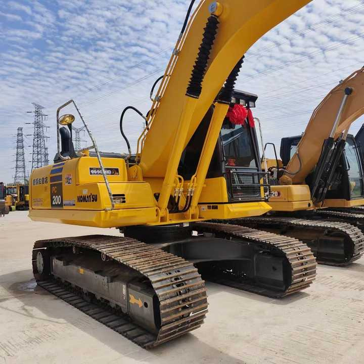 USED komatsu Pc200-8 Excavator with Good Condition for Sale - Kotrógép: 4 kép. USED komatsu Pc200-8 Excavator with Good Condition for Sale - Kotrógép: 4 kép.