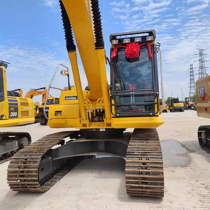 USED komatsu Pc200-8 Excavator with Good Condition for Sale - Kotrógép: 5 kép. USED komatsu Pc200-8 Excavator with Good Condition for Sale - Kotrógép: 5 kép.